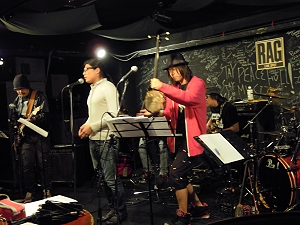 cinema121122_61.jpg(83954 byte)